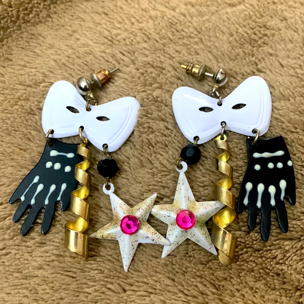 Vintage 90s masquerade 🎭 earrings